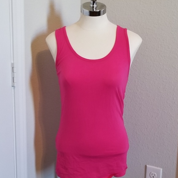 2 Tank Tops - Picture 5 of 8